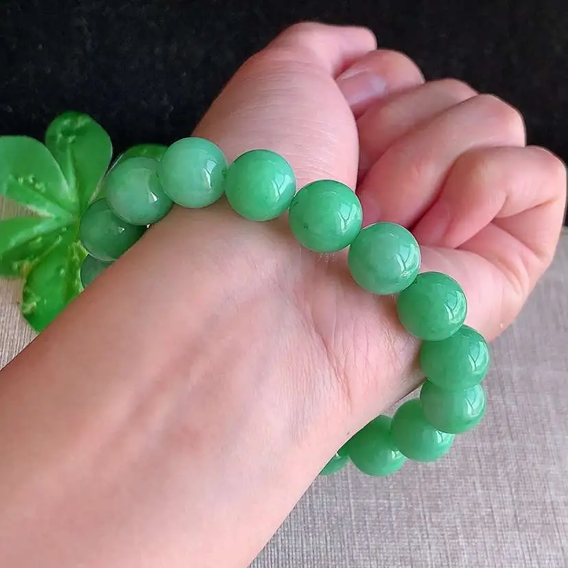 a货翡翠冰种满绿圆珠佛珠手串17颗  尺寸12mm 重量53.36g 1218