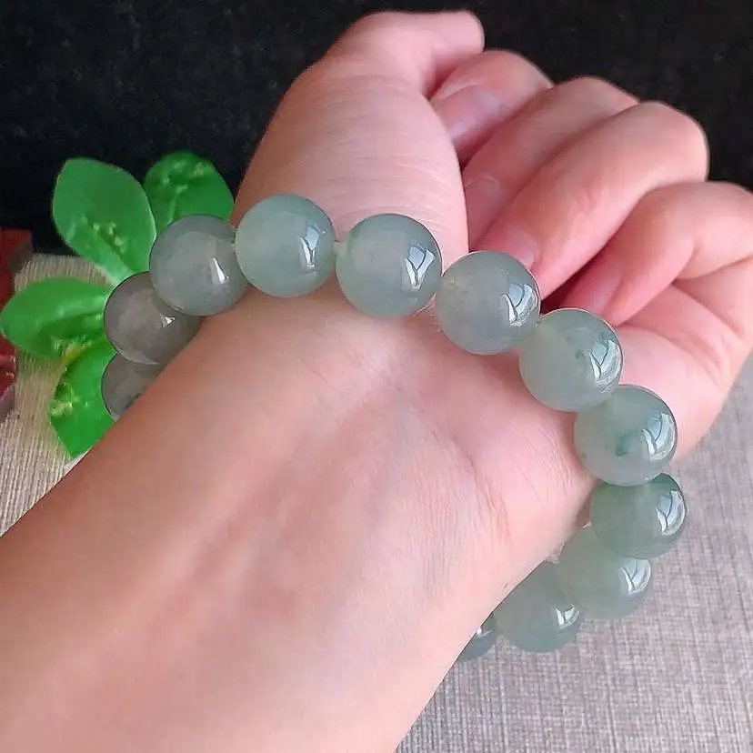 a货翡翠冰种飘花圆珠佛珠手串16颗  尺寸12.5mm 重量57.12g 1218