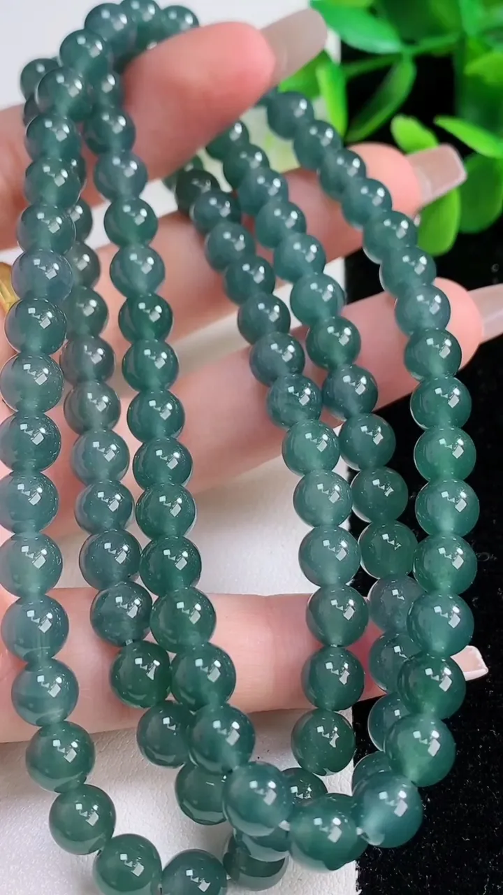 天然A货翡翠圆珠项链，尺寸7-108颗，重:59.89g
12月19日