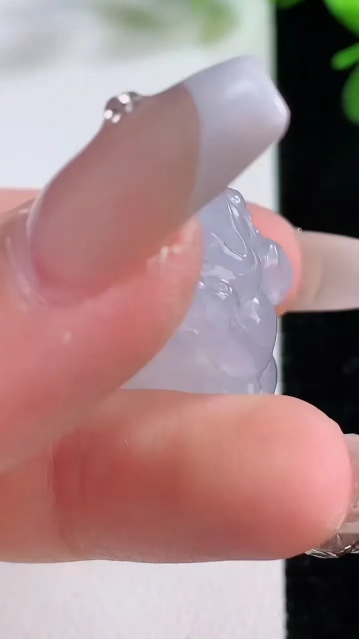 天然A货翡翠貔貅吊坠，尺寸29-17-13，重:12.44g
12月19日