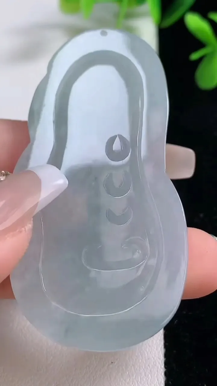 天然A货翡翠飘花普贤菩萨吊坠，尺寸64.5-31.8-6，重:23.23g
12月19日