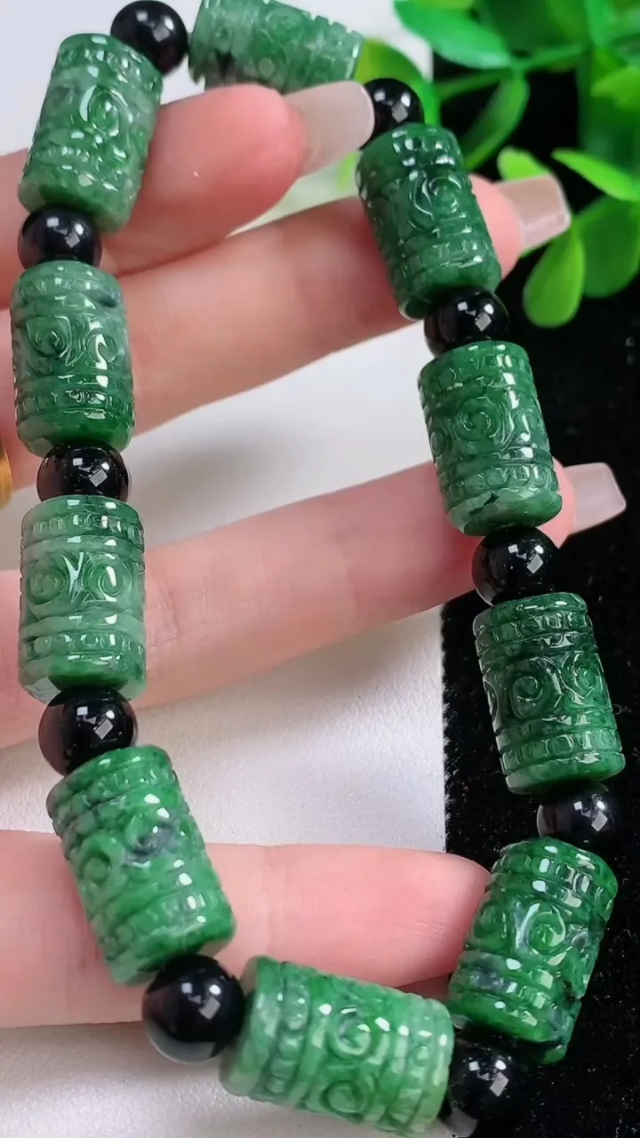 天然A货翡翠路路通手串，尺寸16.5-10.6，重:45.07g12月19日
工厂直销收藏佳品,种好