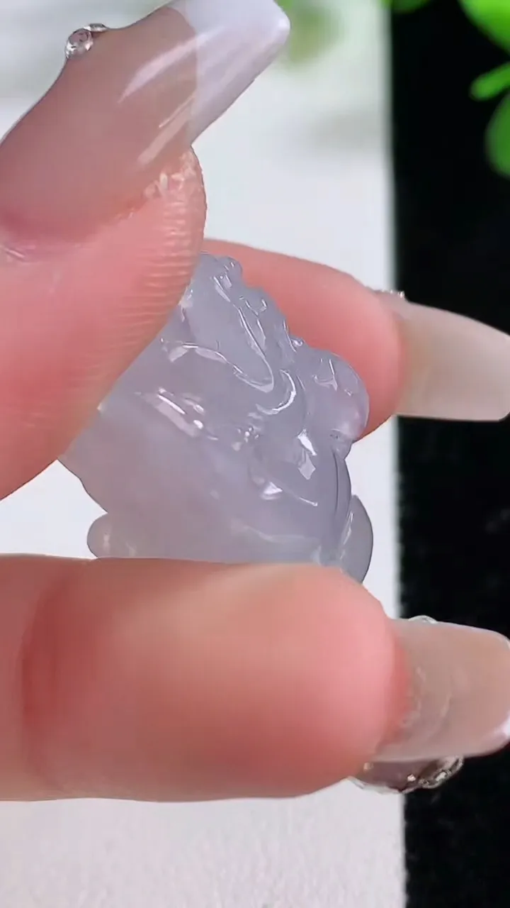 天然A货翡翠貔貅吊坠，尺寸29-17-13，重:12.44g
12月19日