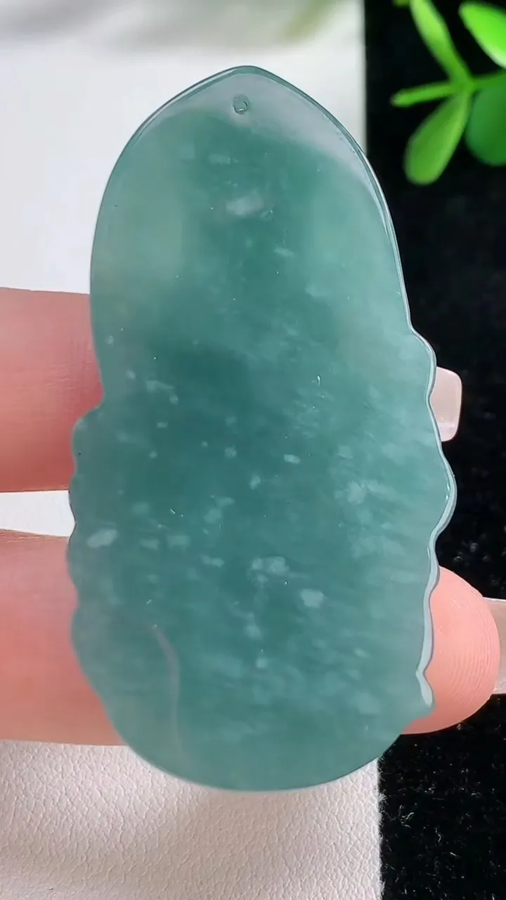 天然A货翡翠蓝水观音菩萨吊坠，尺寸53.9-28.7-7.8，重:21.42g
12月19日