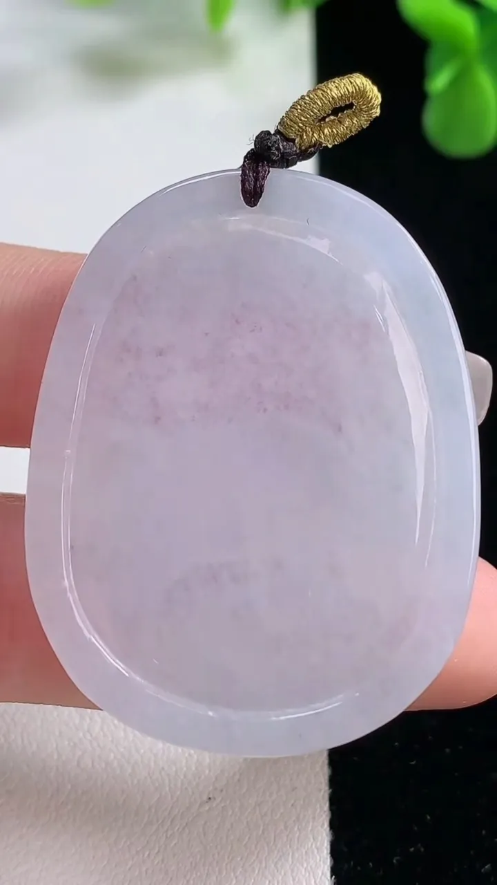 天然A货翡翠生肖牛吊坠，尺寸44.7-34.5-5.7，重量:16.44g
12月20日