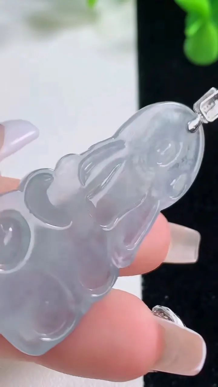 天然A货翡翠种紫罗兰文殊菩萨，尺寸48-24-4.6，重量:10.84g
12月20日