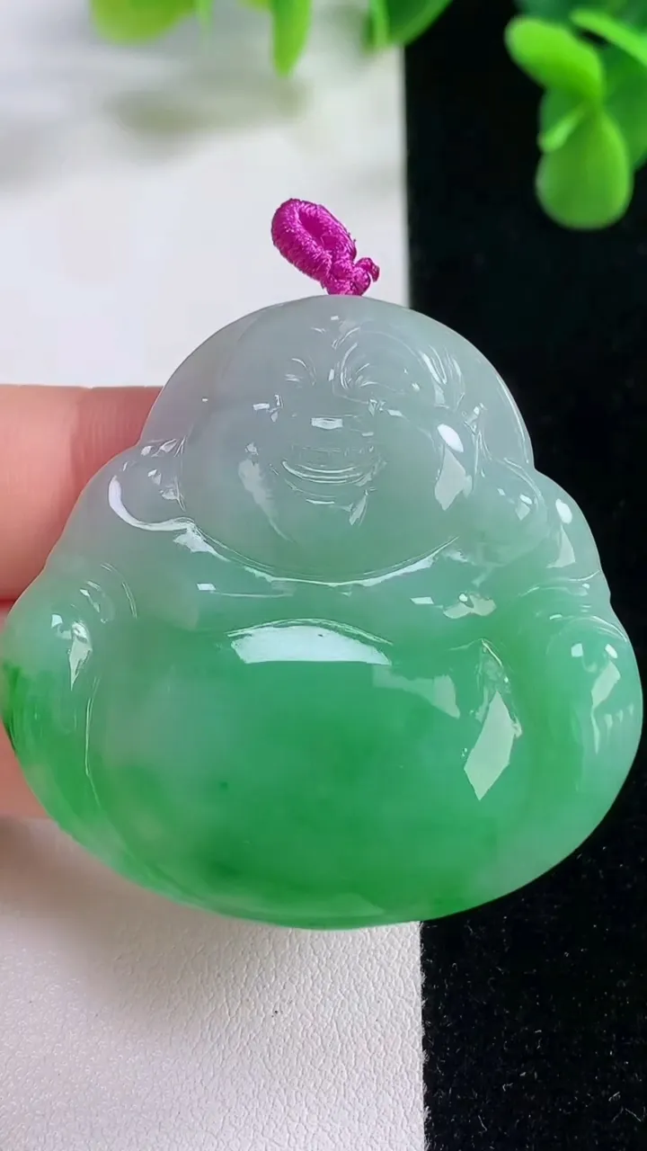 天然A货翡翠佛公吊坠，尺寸43.3-43.7-5.4，重量:19.69g
12月20日