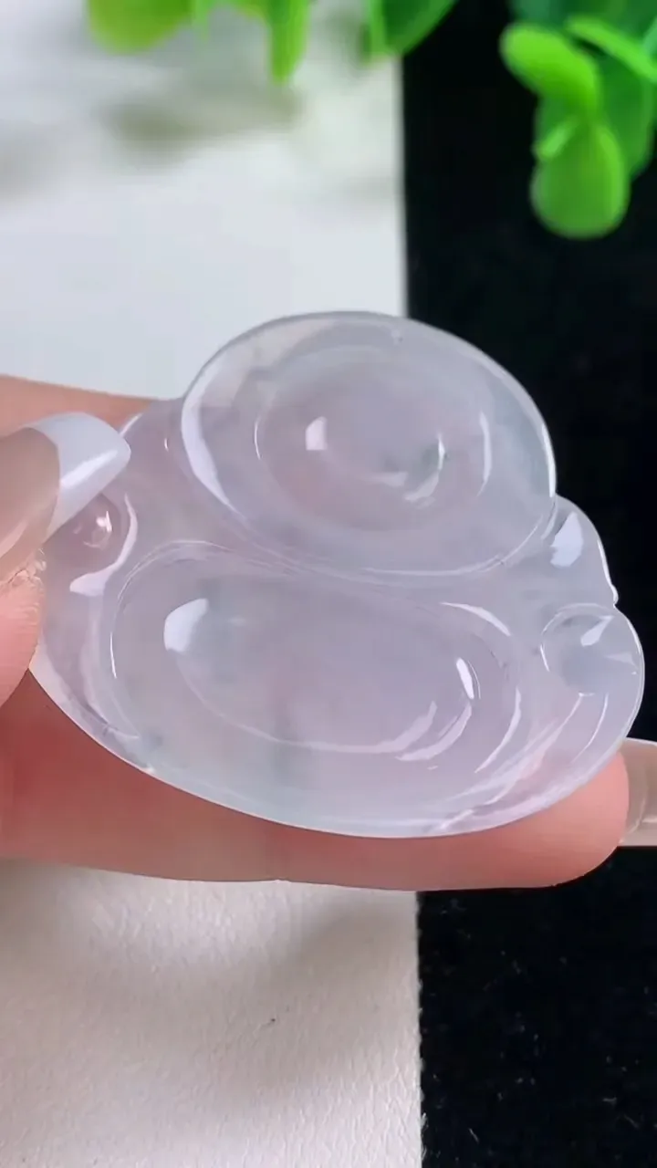 天然A货翡翠冰种飘花佛公吊坠，尺寸37.6-42-6.3，重量:15.40g
12月20日