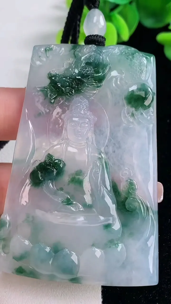 天然A货翡翠种飘花祥龙大势至菩萨吊坠，尺寸70-45-5.3，重量:44.90g
12月20日