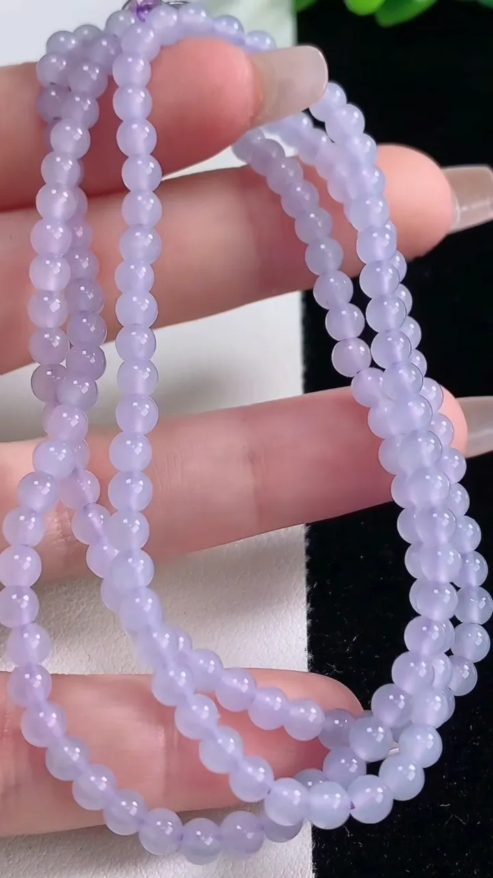天然A货翡翠紫罗兰小米珠项链，尺寸4-158颗，重量:18.51g12月20日
工厂直销收藏佳品,种好水足，色泽均匀，有种有色，上手高大气！