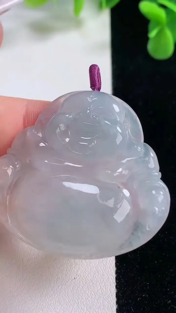 天然A货翡翠冰种飘花佛公吊坠，尺寸40.8-44-5.9，重量:16.23g
12月20日