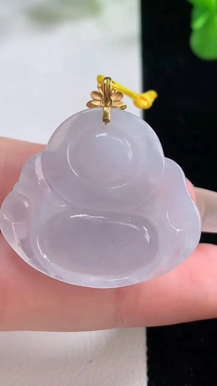 天然A货翡翠种白冰佛公吊坠，尺寸28.5-32-6.2，重量:8.71g
12月20日