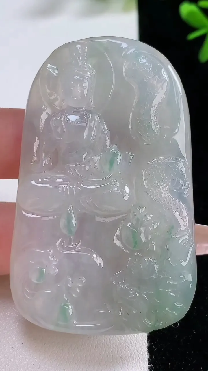天然A货翡翠飘花文殊菩萨吊坠，尺寸63.7-40-6，重:32.69g
12月20日