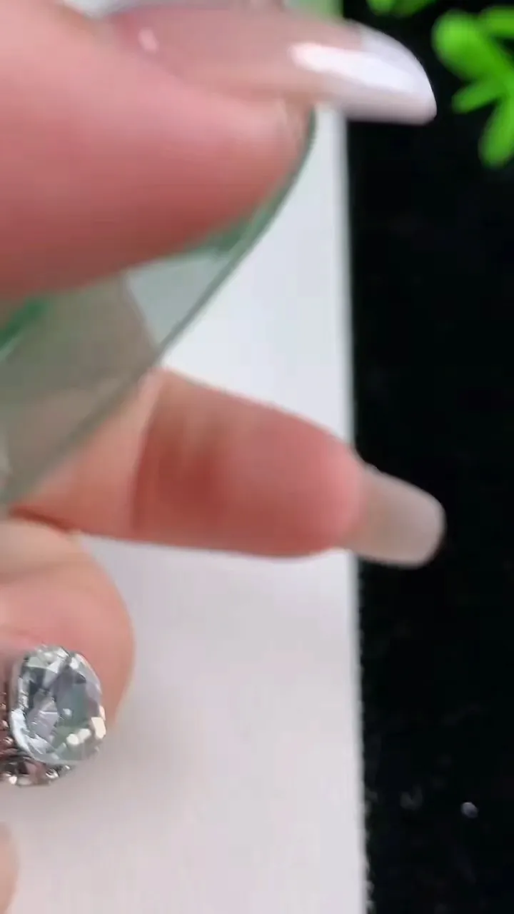 天然A货翡翠龙牌吊坠，尺寸53-50-5，重:28.87g
12月20日