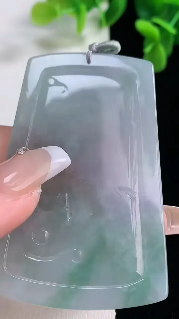 天然A货翡翠紫罗兰祥龙大势至菩萨吊坠，尺寸64-46-4.7，重量:30.75g
12月20日