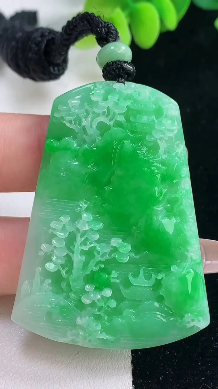 天然A货翡翠山水牌吊坠，尺寸52-37.6-6，重量:24.12g
12月20日