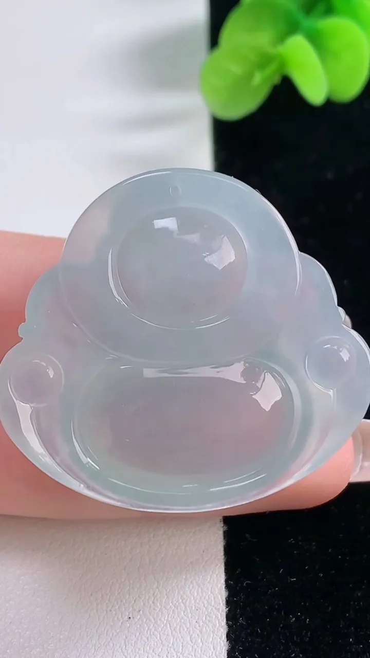 天然A货翡翠种白冰佛公吊坠，尺寸35-38.6-10.5，重量:20.68g
12月20日