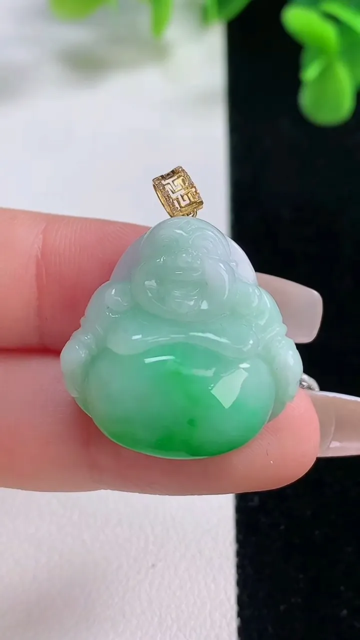 天然A货翡翠佛公吊坠，尺寸24-24.6-9.3，重量:9.12g
12月20日