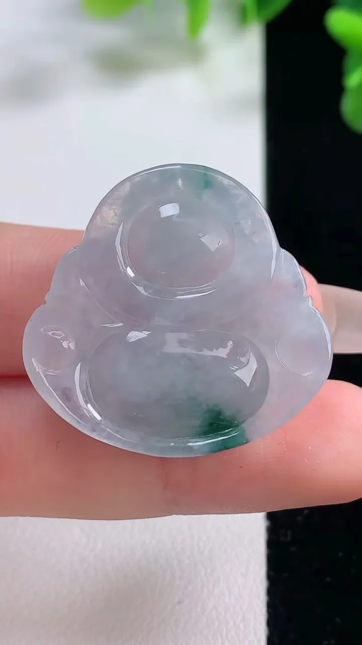 天然A货翡翠冰种飘花佛公吊坠，尺寸28.7-30-6.4，重量:8.24g
12月20日