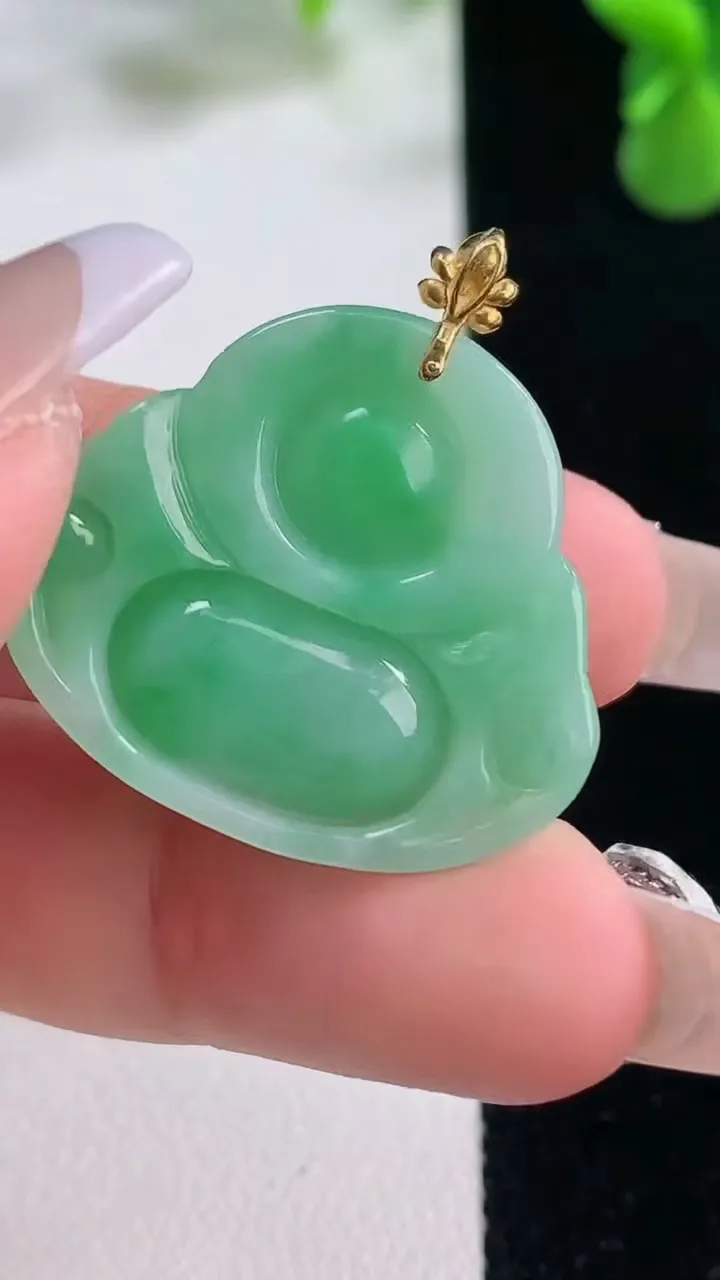 天然A货翡翠佛公吊坠，尺寸25-28-6，重量:6.05g
12月20日