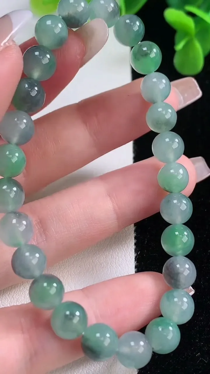 天然A货翡翠圆珠手串，尺寸7.4-25颗，重量:17.55g12月20日
工厂直销收藏佳品,种好水足
