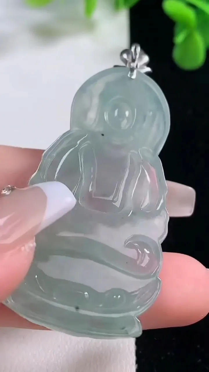 天然A货翡翠种飘花虚空藏菩萨吊坠，尺寸51-28.3-5.3，重量:15.14g
12月20日