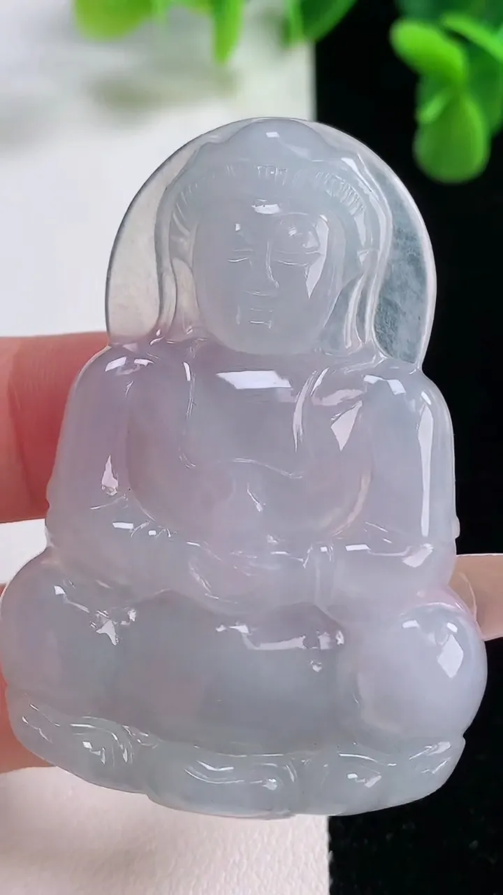 天然A货翡翠观音菩萨吊坠，尺寸55-38.6-5.4，重量:20.13g
12月20日