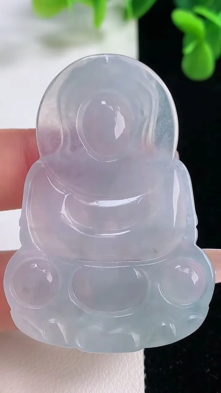 天然A货翡翠观音菩萨吊坠，尺寸55-38.6-5.4，重量:20.13g
12月20日