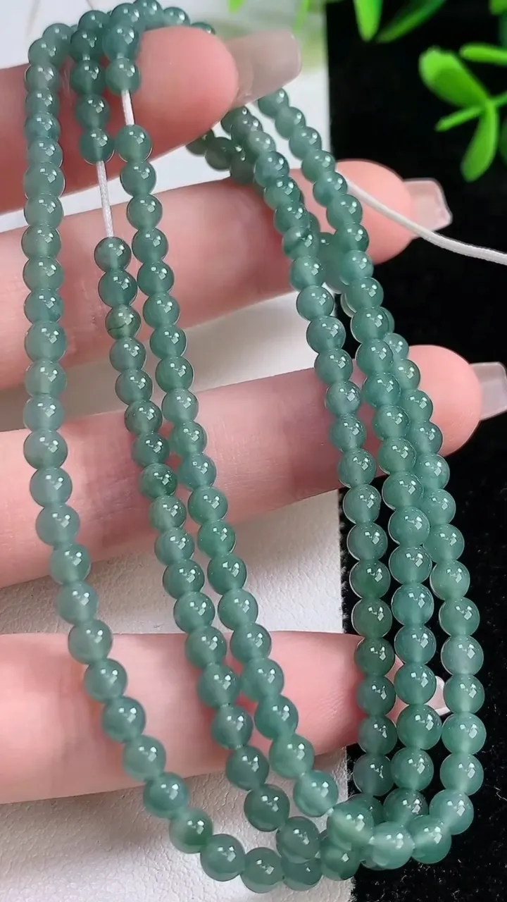天然A货翡翠圆珠项链，尺寸4-164颗，重:18.97g
12月20日