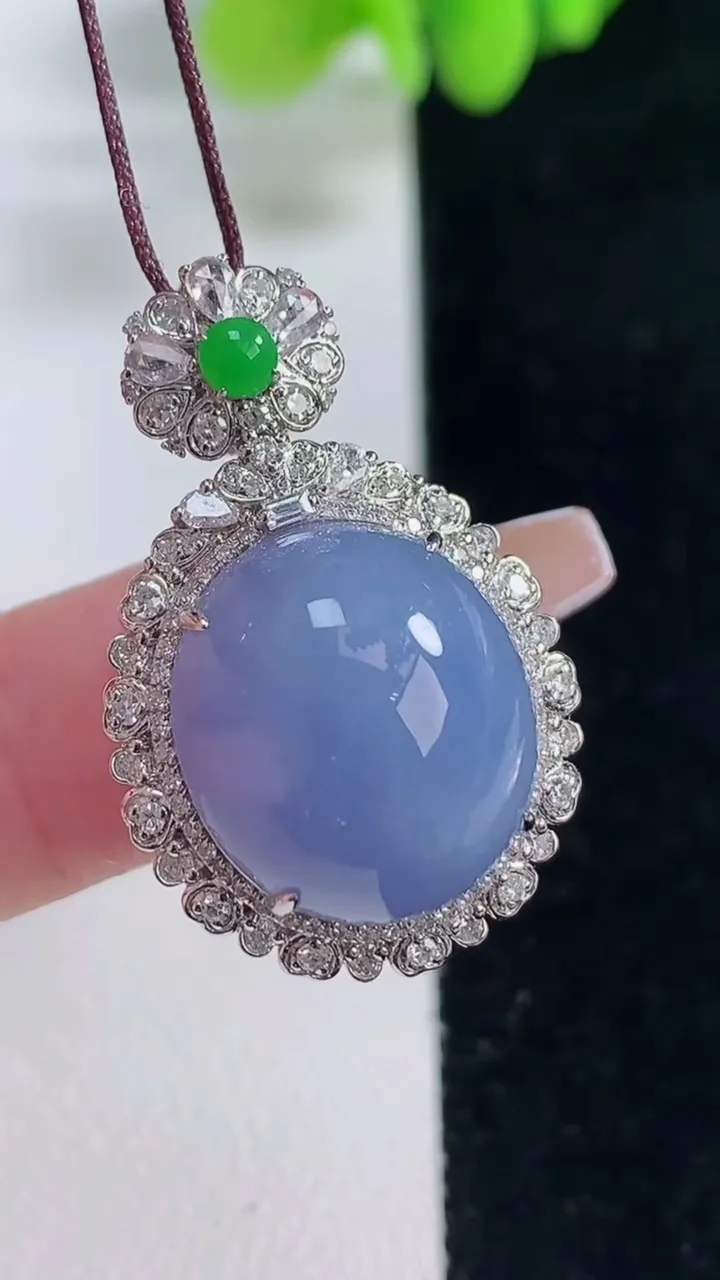 天然A货翡翠18K金紫罗兰蛋面吊坠，尺寸30.7-18.3-15
12月20日