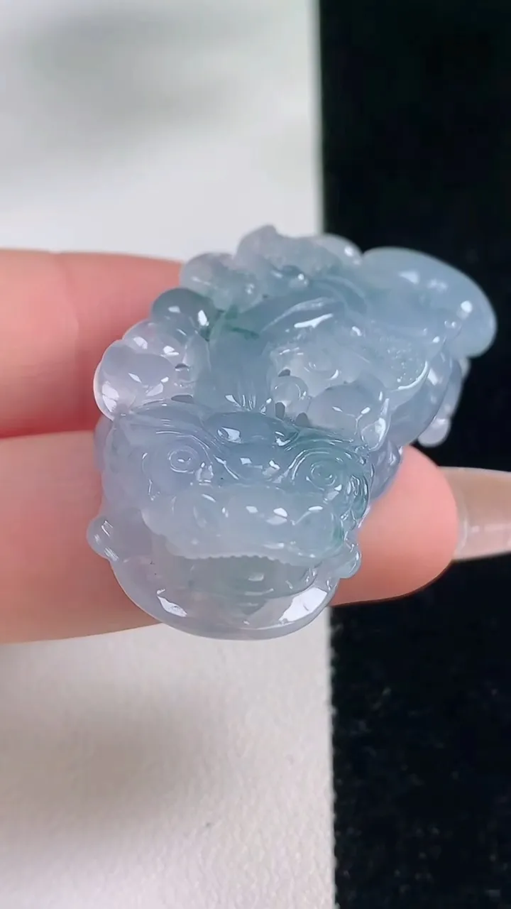 天然A货翡翠紫罗兰貔貅吊坠，尺寸40.5-21.5-11.5，重量:22.02g
12月20日