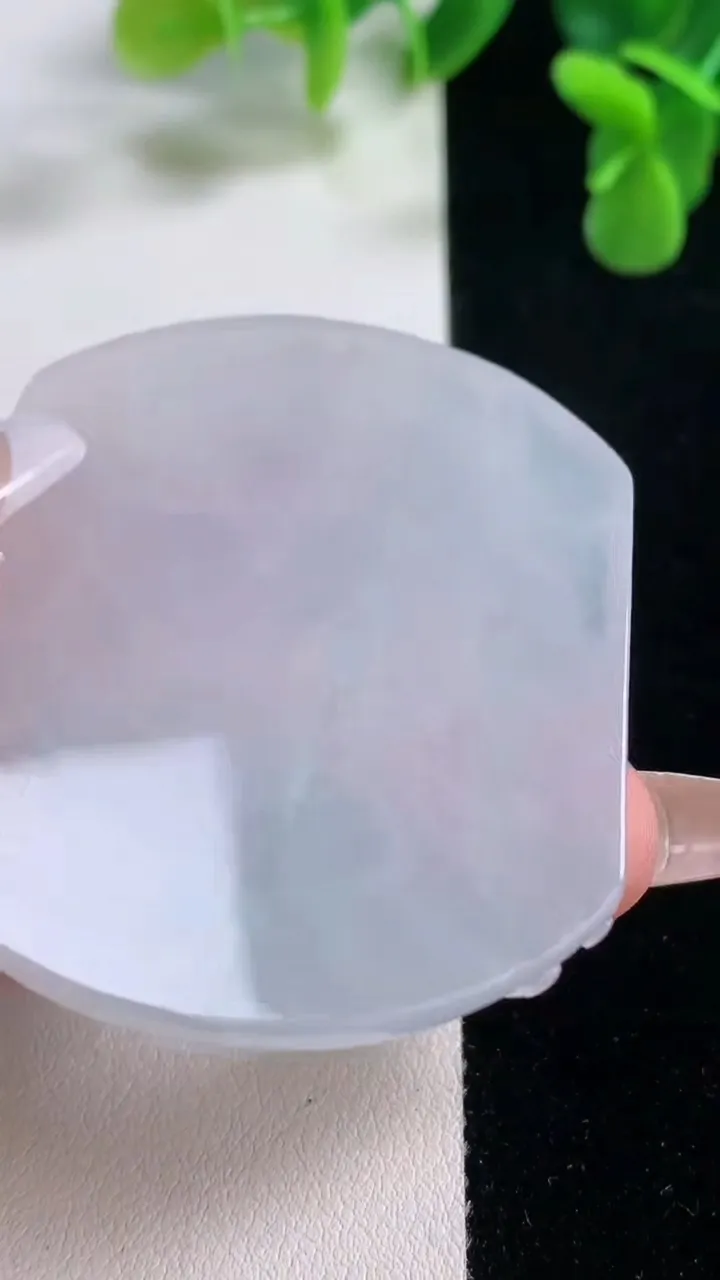 天然A货翡翠文殊菩萨吊坠，尺寸54-45.6-5.8，重量:30.35g
12月20日