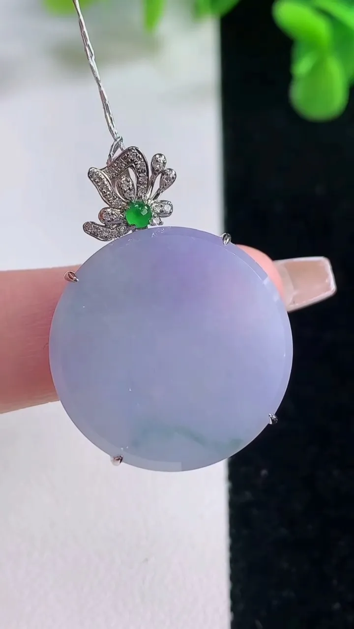 天然A货翡翠18K金紫罗兰无事牌吊坠，尺寸23.3-5.2，重量:5.51g
12月20日