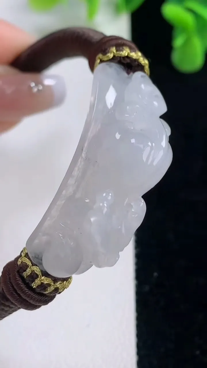 天然A货翡翠貔貅手绳，尺寸19-12.6-14.3，重量:22.9g
12月20日