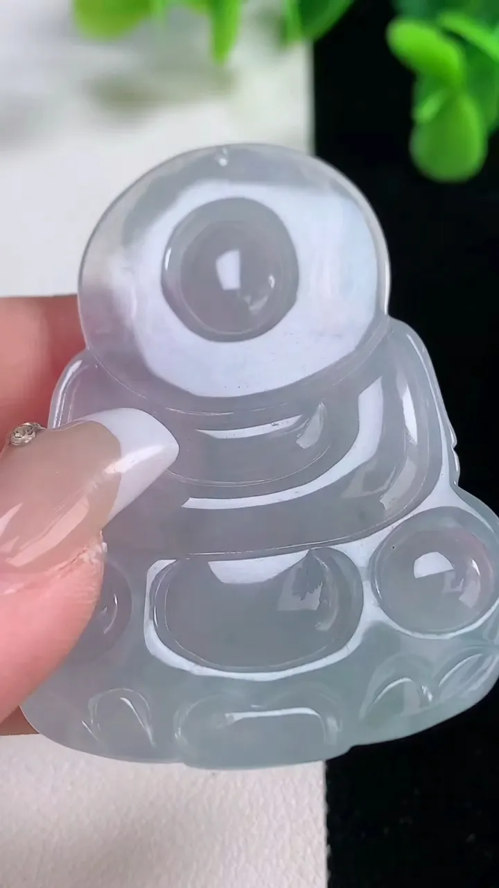 天然A货翡翠观音菩萨吊坠，尺寸55-38.6-5.4，重量:20.13g
12月20日