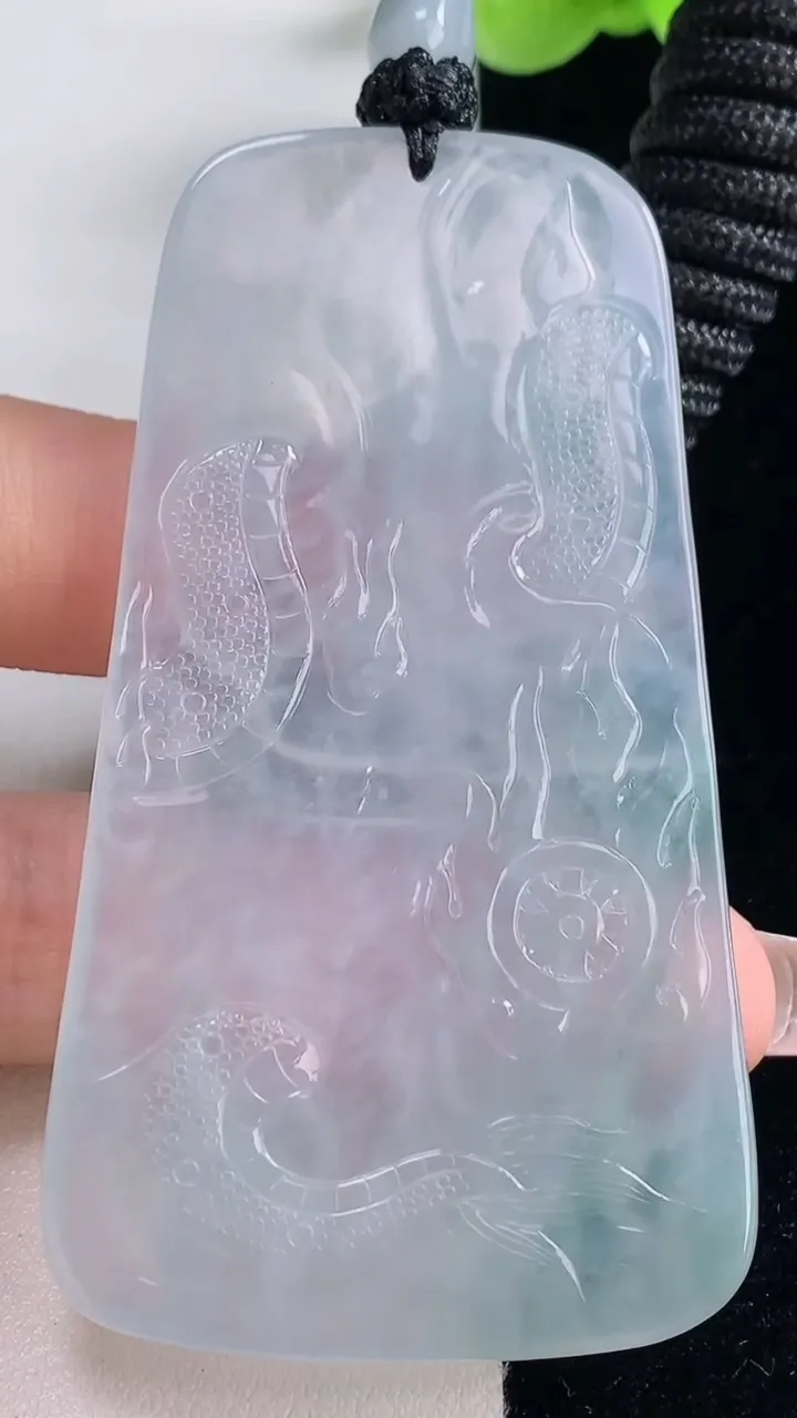 天然A货翡翠祥龙观音菩萨吊坠，尺寸71.2-39.7-4.7，重量:39.52g
12月20日