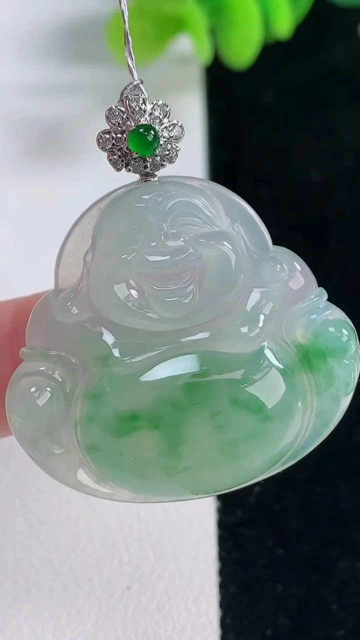 天然A货翡翠佛公吊坠，尺寸31-34-6.3，重量:10.40g
12月20日