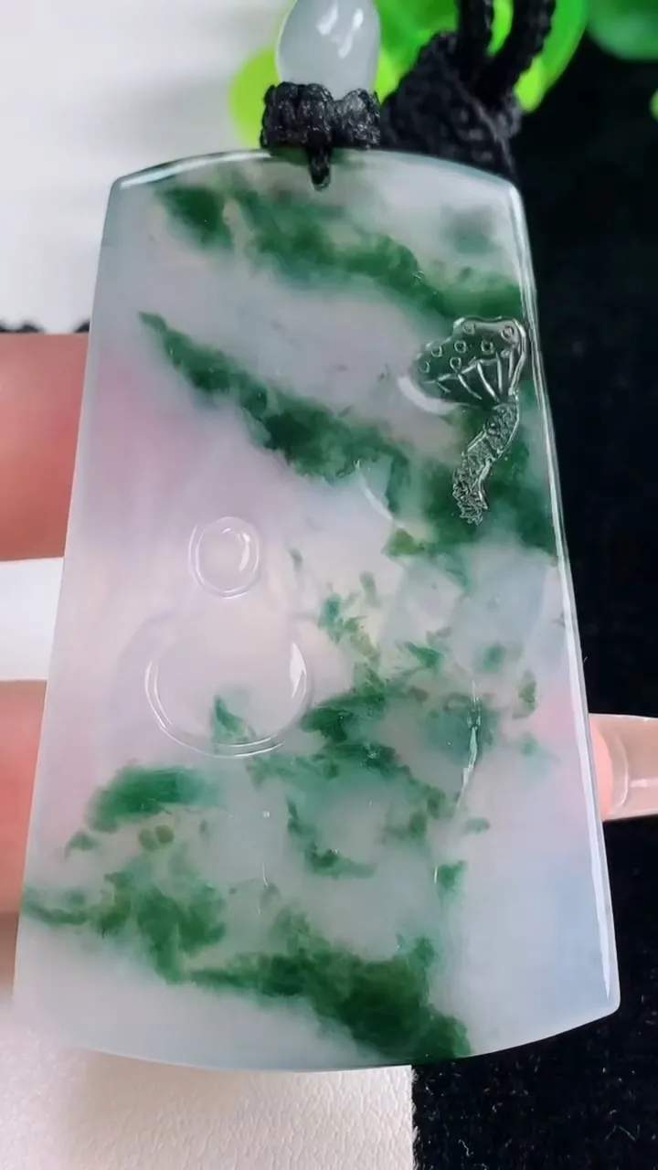 天然A货翡翠种飘花普贤菩萨吊坠，尺寸61.4-38.5-4.8，重量:32.04g
12月20日