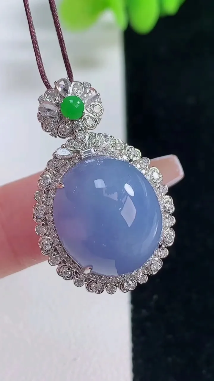 天然A货翡翠18K金紫罗兰蛋面吊坠，尺寸30.7-18.3-15
12月20日