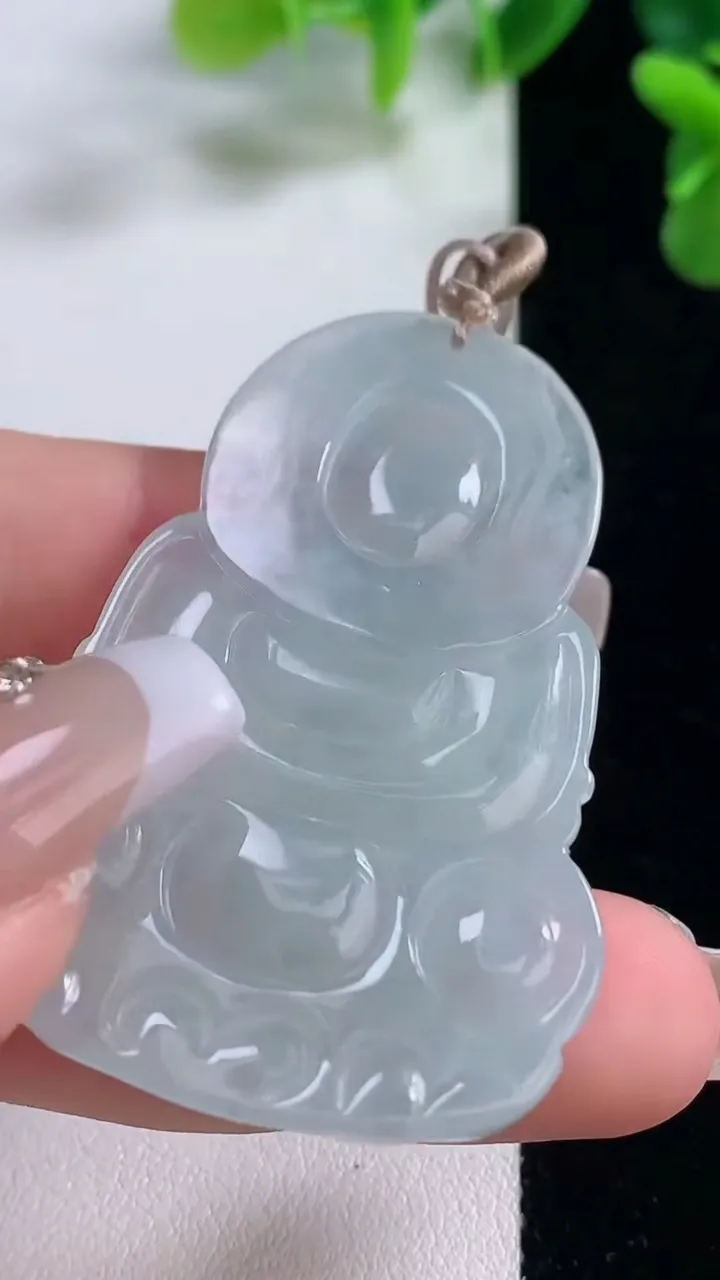 天然A货翡翠观音菩萨吊坠，尺寸49.6-34-5，重量:14.35g
12月20日