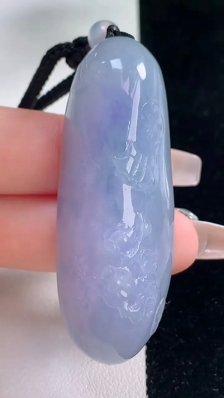 天然A货翡翠紫罗兰梅花吊坠，尺寸58.8-19.8-14.2，重量:37.19g
12月20日