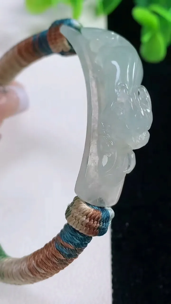 天然A货翡翠貔貅手绳，尺寸45-12.7-11.5，重量:22.79g
12月20日