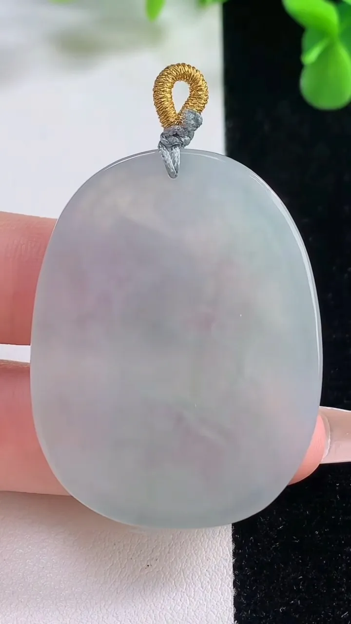 天然A货翡翠生肖马吊坠，尺寸45.4-35-5.3，重量:16.47g
12月20日