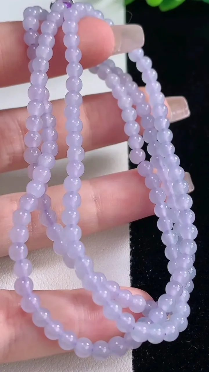 天然A货翡翠紫罗兰小米珠项链，尺寸4-158颗，重量:18.51g12月20日
工厂直销收藏佳品,种好水足，色泽均匀，有种有色，上手高大气！
