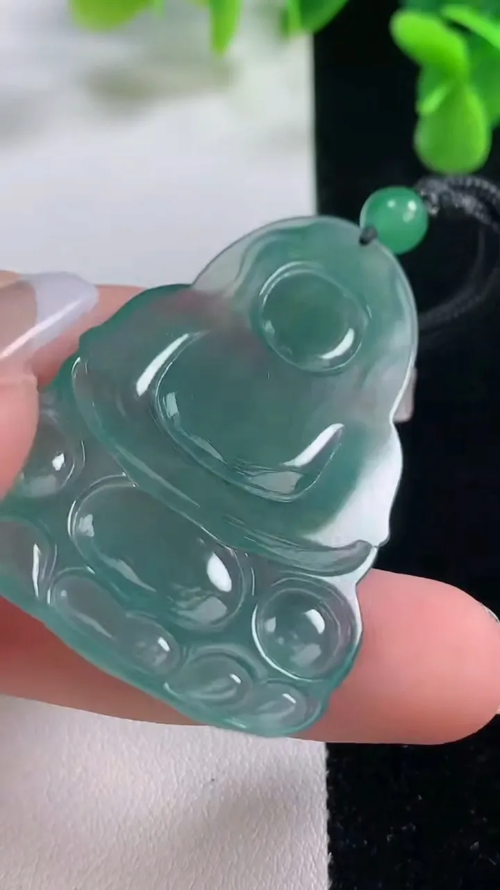 天然A货翡翠蓝水观音菩萨吊坠，尺寸52.4-35-3.5，重量:13.67g
12月20日