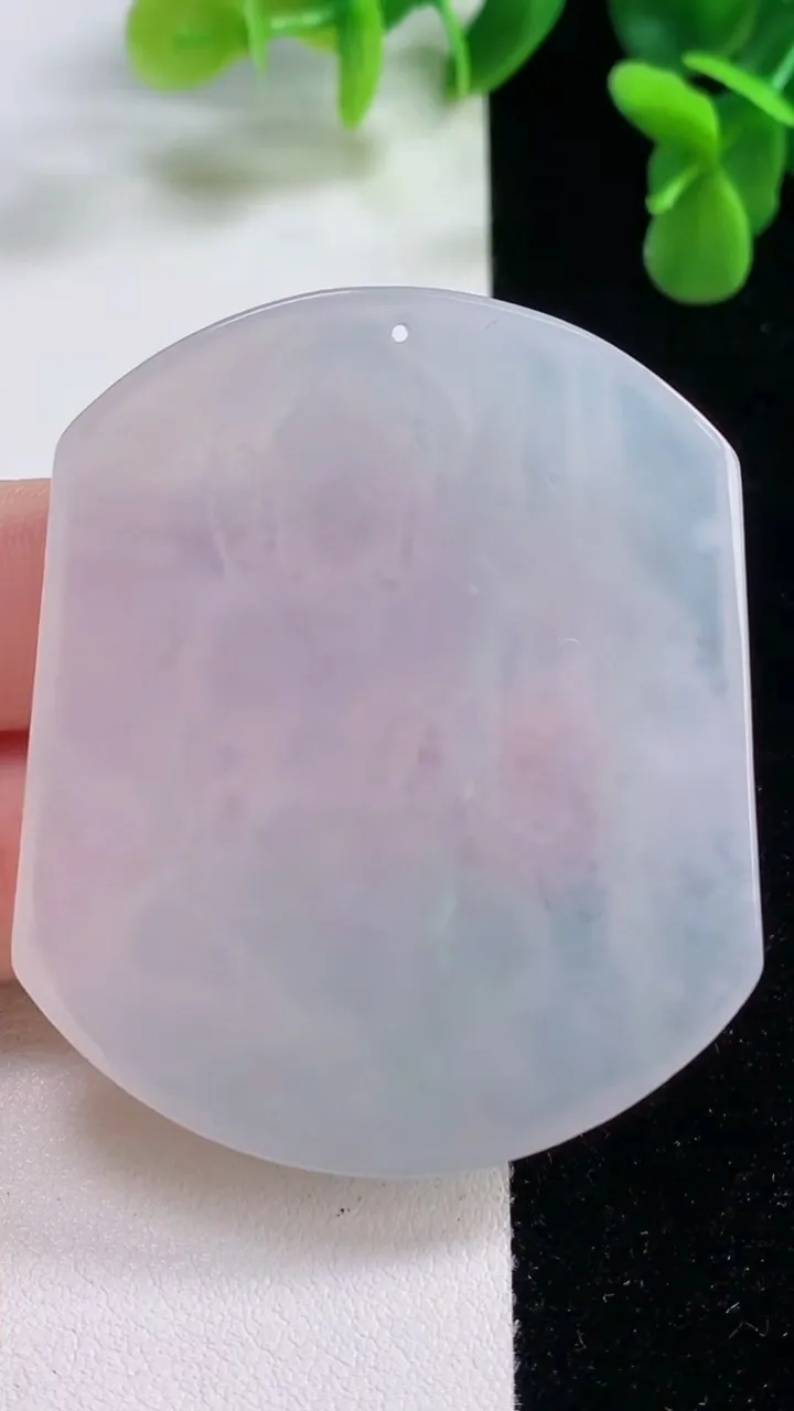 天然A货翡翠文殊菩萨吊坠，尺寸54-45.6-5.8，重量:30.35g
12月20日