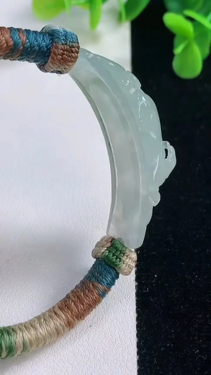 天然A货翡翠貔貅手绳，尺寸45-12.7-11.5，重量:22.79g
12月20日