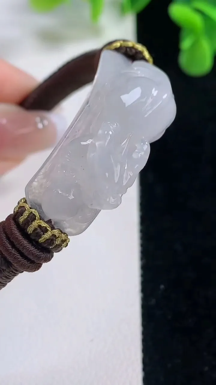 天然A货翡翠貔貅手绳，尺寸19-12.6-14.3，重量:22.9g
12月20日