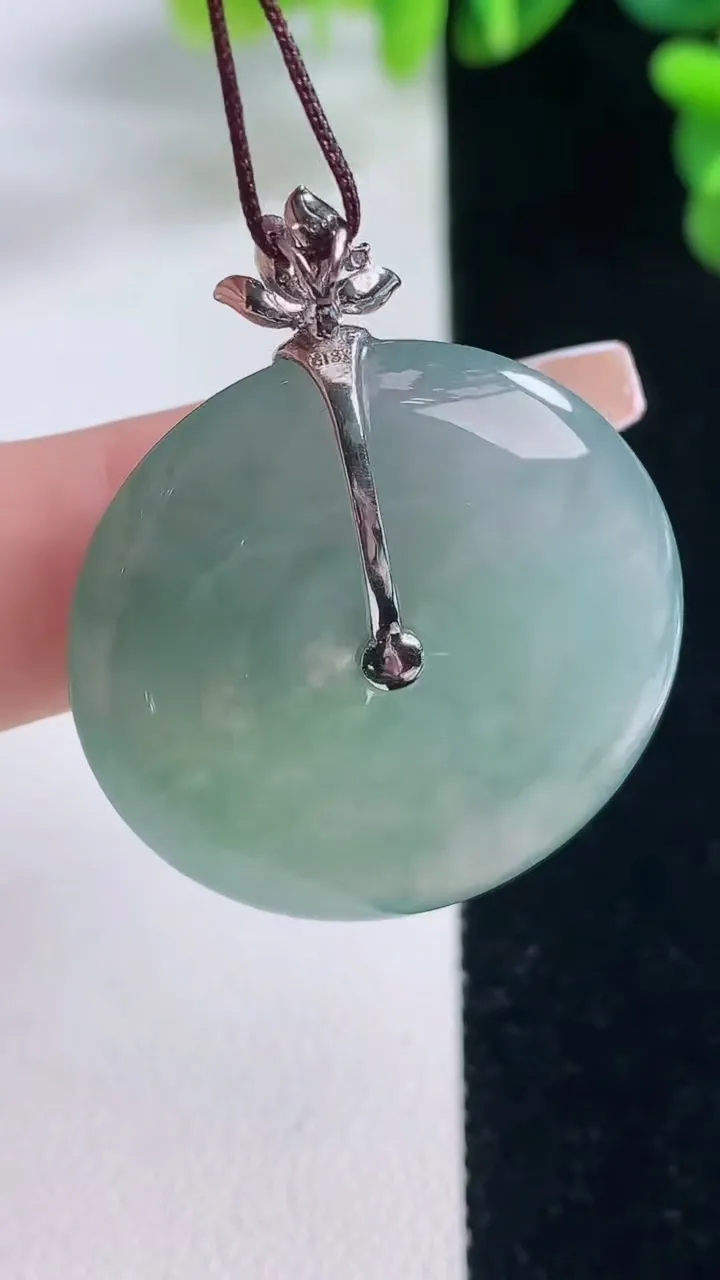 天然A货翡翠种飘花平安扣吊坠，尺寸29.2-6，重量:14.17g
12月20日