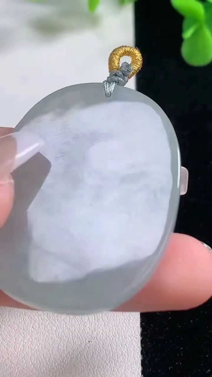 天然A货翡翠生肖马吊坠，尺寸45.4-35-5.3，重量:16.47g
12月20日